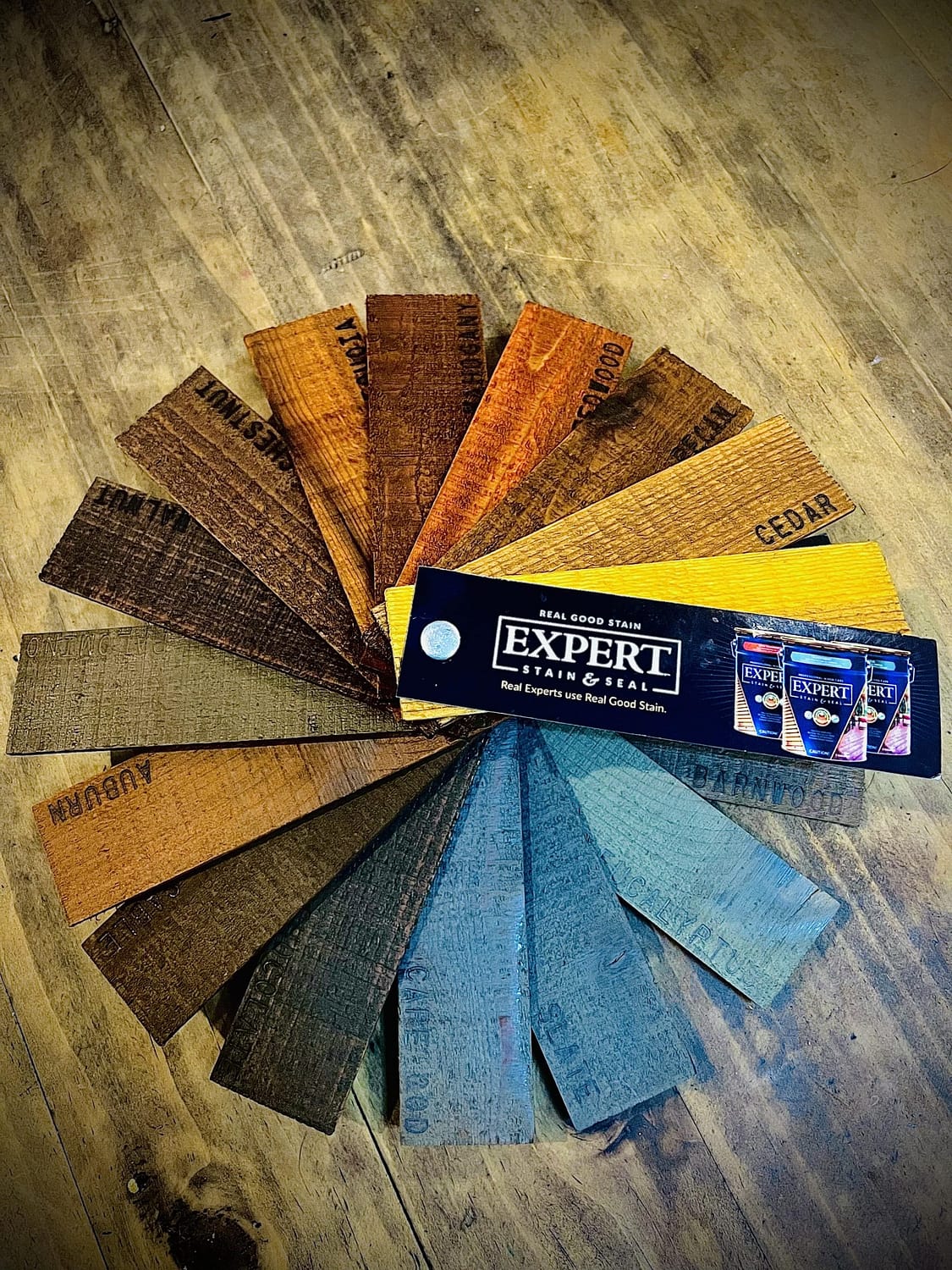 https://mlkzor6dbe09.i.optimole.com/w:1125/h:1500/q:mauto/f:avif/https://capitolfencing.com/wp-content/uploads/2023/01/staining-service1-min-scaled.jpeg