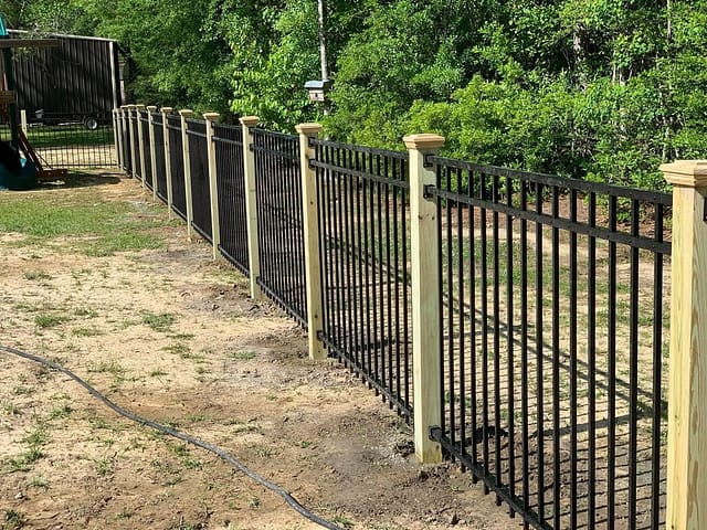 https://mlkzor6dbe09.i.optimole.com/w:640/h:480/q:mauto/rt:fill/g:ce/f:avif/https://capitolfencing.com/wp-content/uploads/2023/01/4F2C3043-BF4B-480F-AB1A-68E9EED110C9-min.jpeg